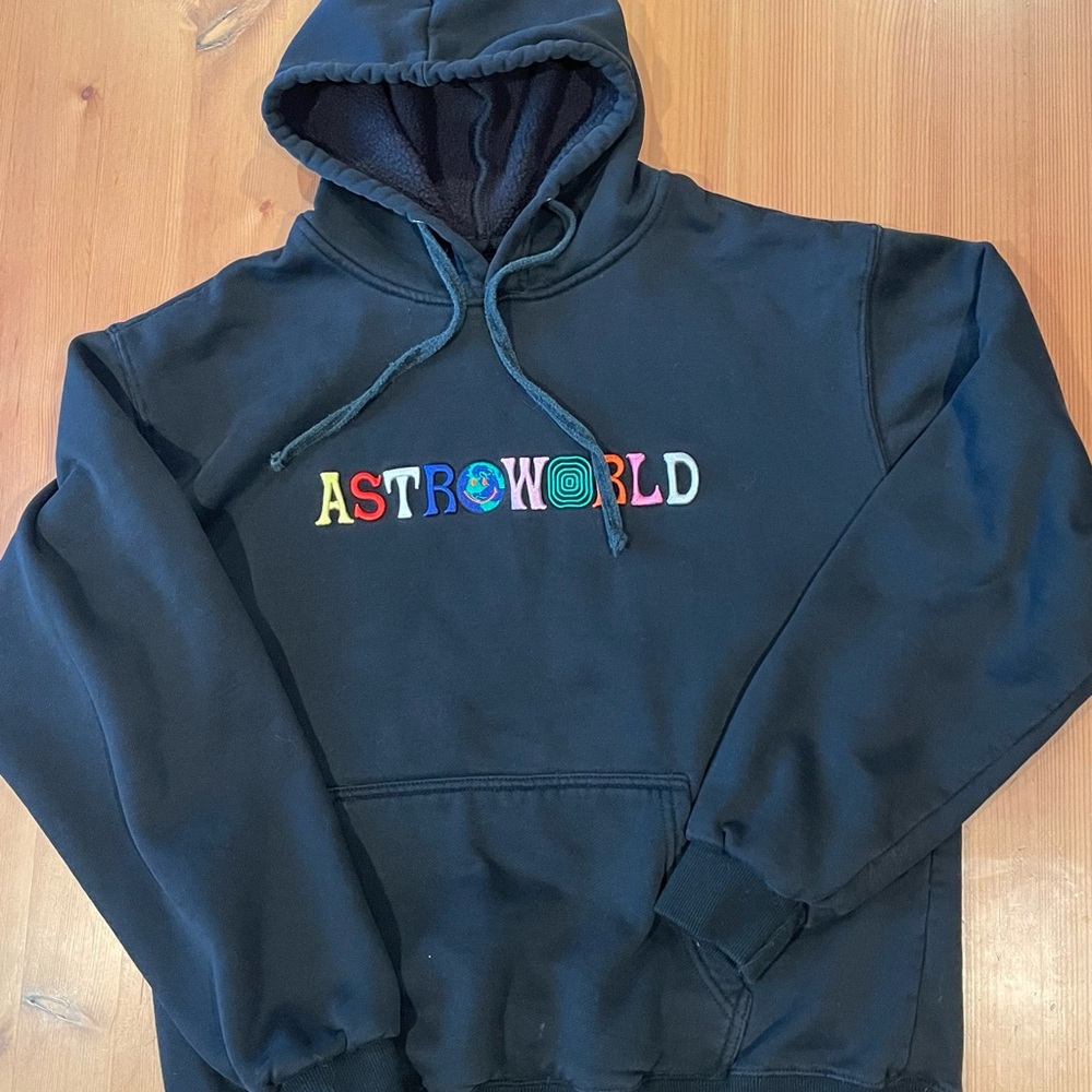 Travis Scott Black Hoodie with Multicolor Astroworld Design - Picture 4 of 5
